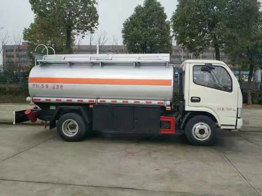 国五东风5吨小型加油车