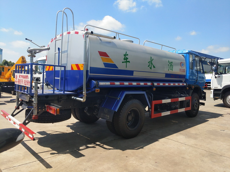 东风145/153洒水车