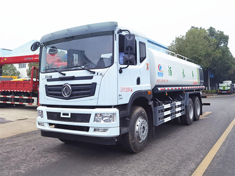 国六东风T5后双桥洒水车