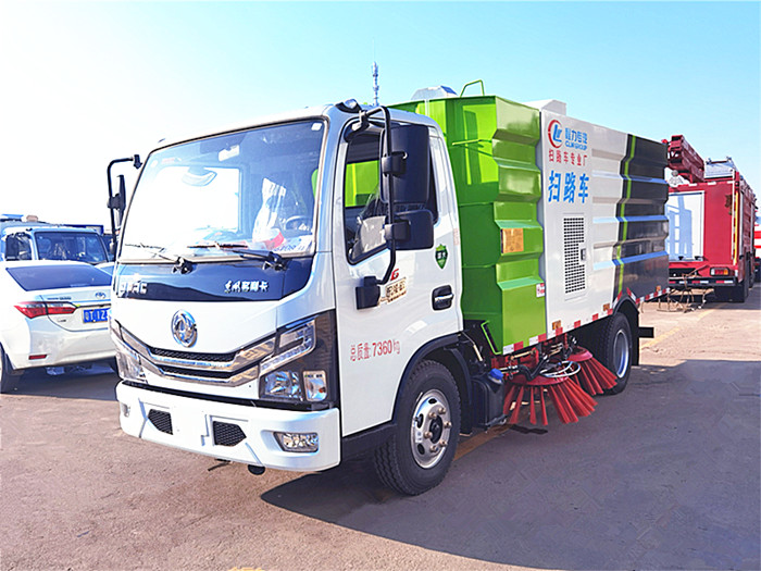 国六东风多利卡5方扫路车
