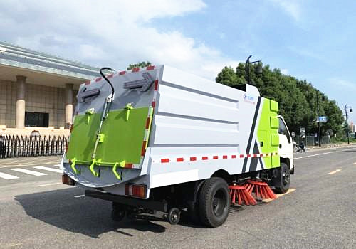 江铃顺达国六扫路车
