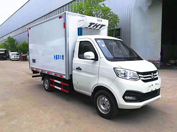 长安蓝牌国六冷藏车