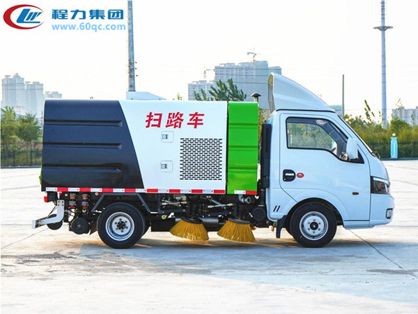 东风途逸国六扫路车