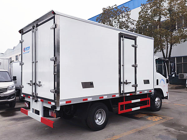 五十铃KV100国六冷藏车
