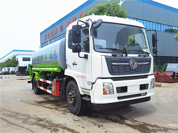 东风天锦洒水雾炮车
