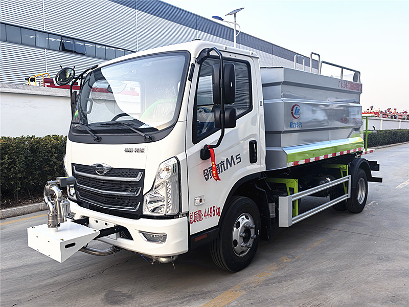 福田领航蓝牌洒水抑尘车