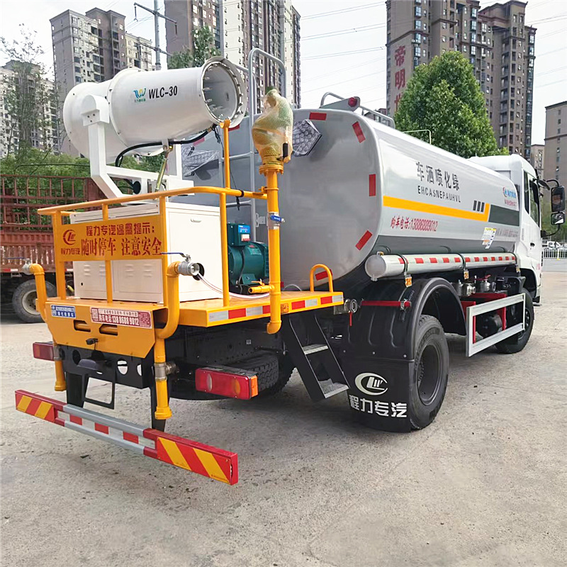 东风商用12吨洒水车