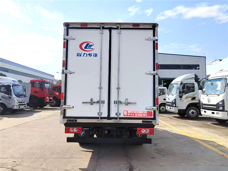 福田欧马可V卡冷藏车