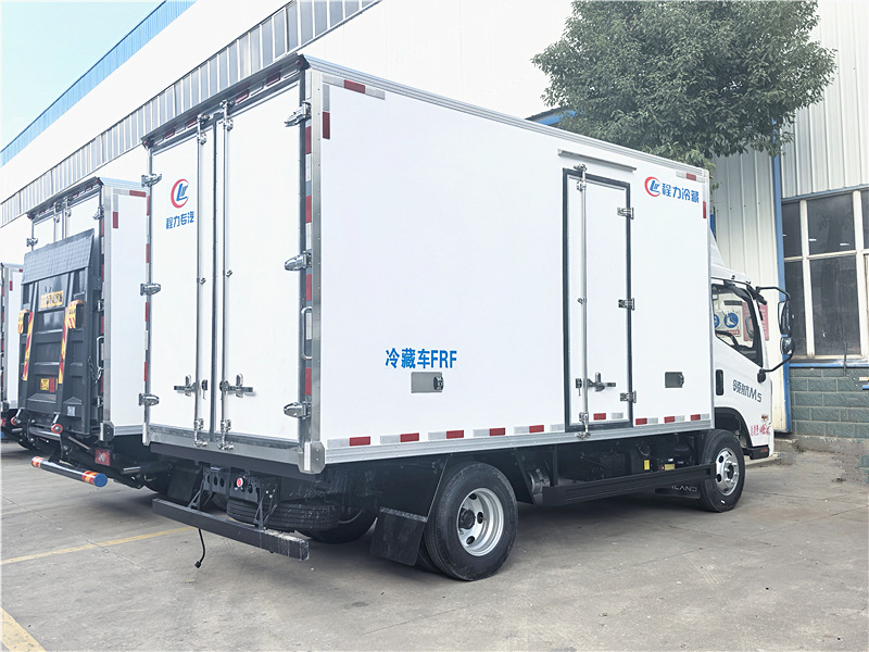 福田领航M5冷藏车