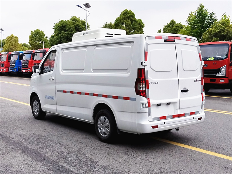 长安睿行EM80纯电冷藏车 长安睿行EM80纯电冷藏车