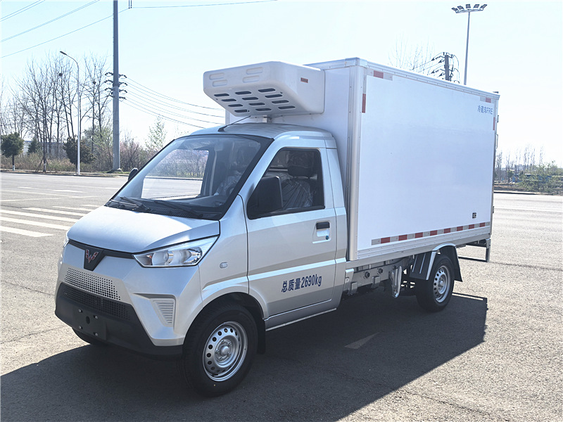 五菱冰宝纯电冷藏车