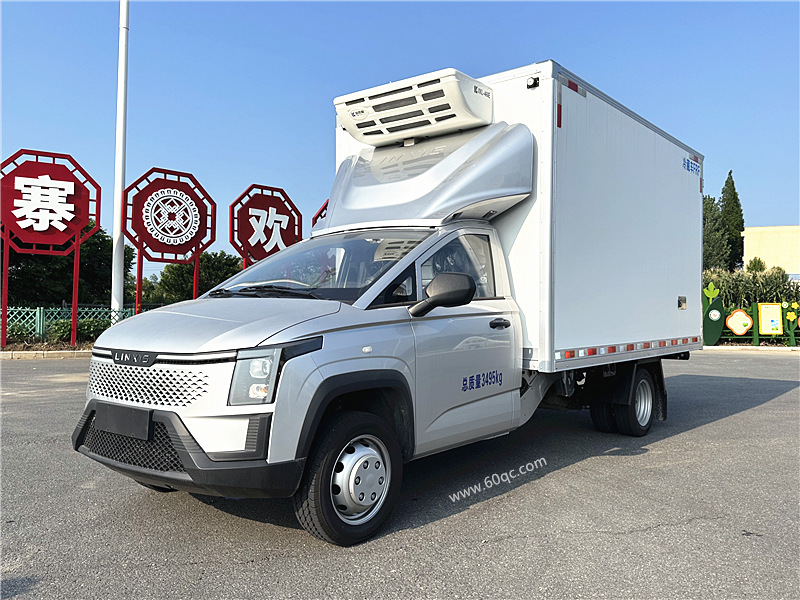 五菱黄金卡纯电冷藏车