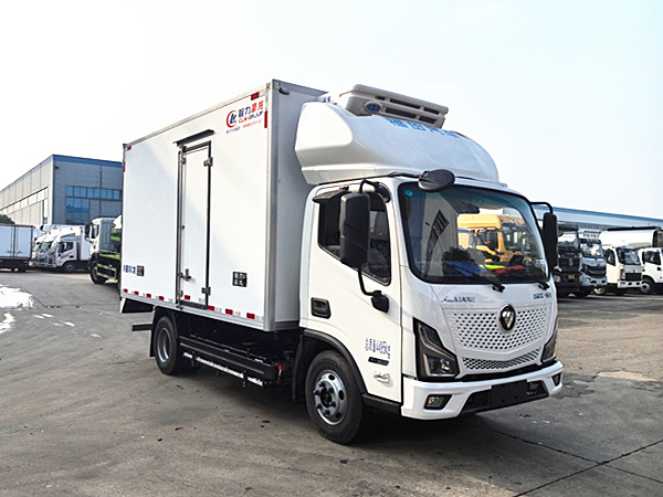 福田奥铃智蓝纯电冷藏车