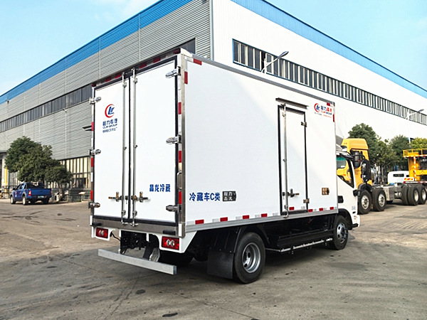 福田奥铃智蓝纯电冷藏车