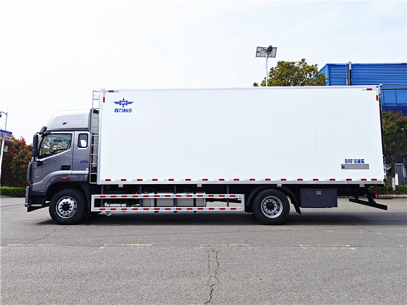 福田欧曼行星冷藏车