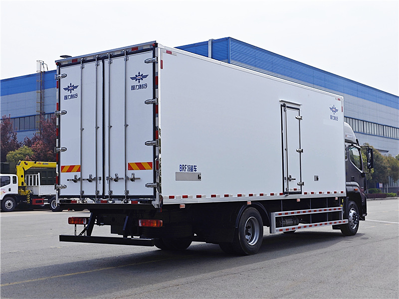 福田欧曼行星冷藏车