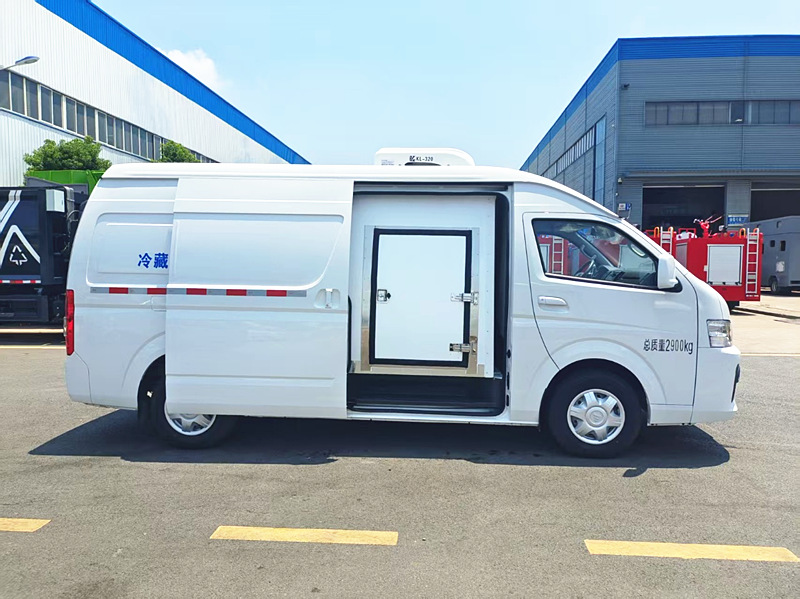 福田G9国六蓝牌面包冷藏车