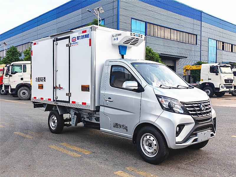 长安蓝牌国六冷藏车