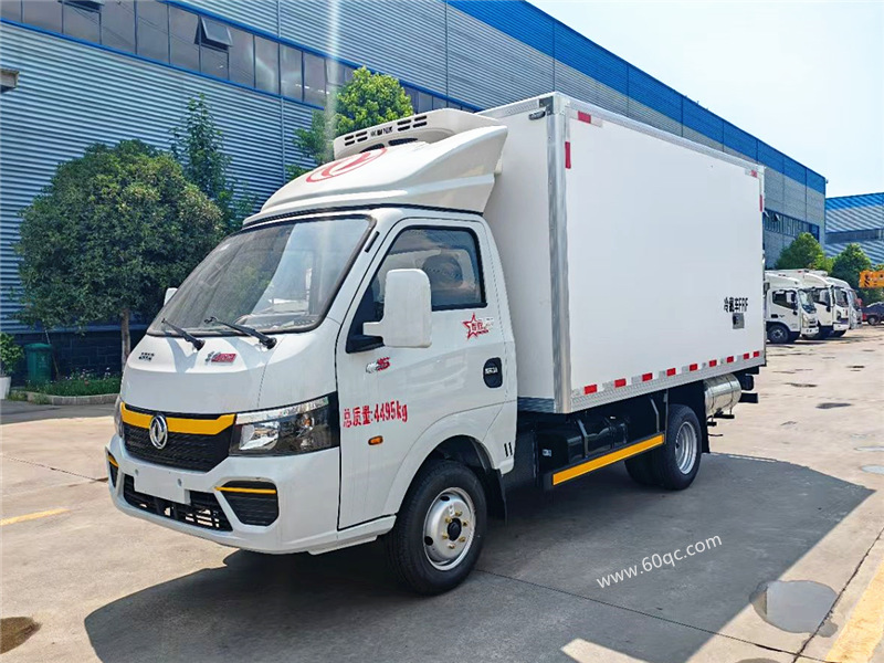 东风途逸国六冷藏车