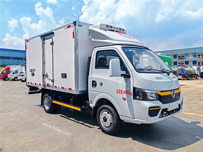 东风途逸国六冷藏车