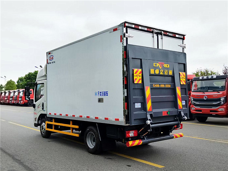 江铃顺达国六4.2米冷藏车