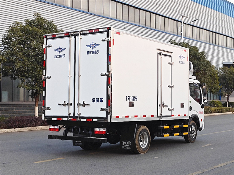 东风多利卡国六冷藏车