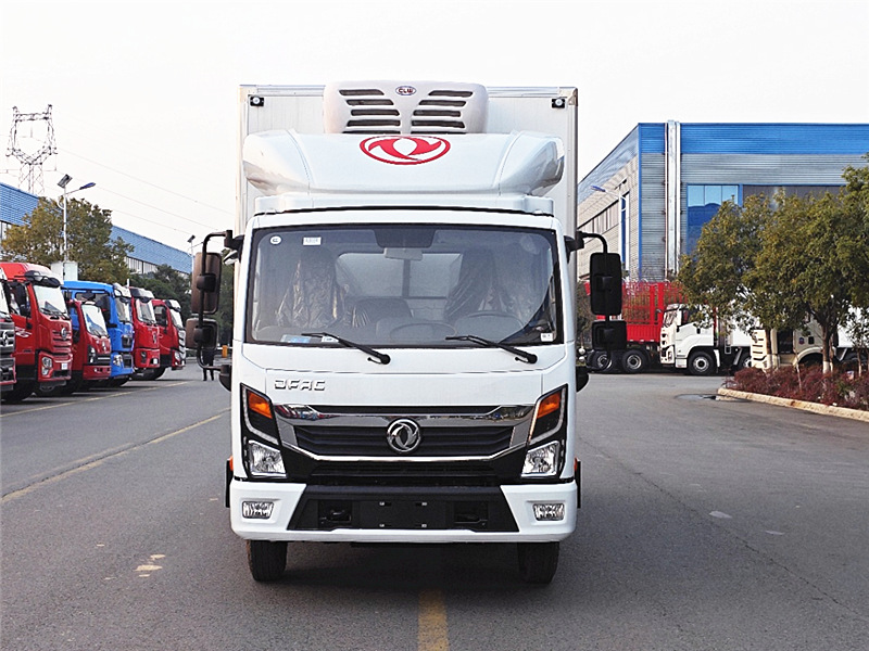东风多利卡D6国六冷藏车