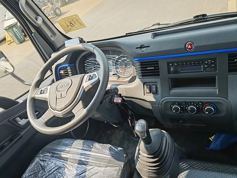 江淮骏铃V6国六冷藏车