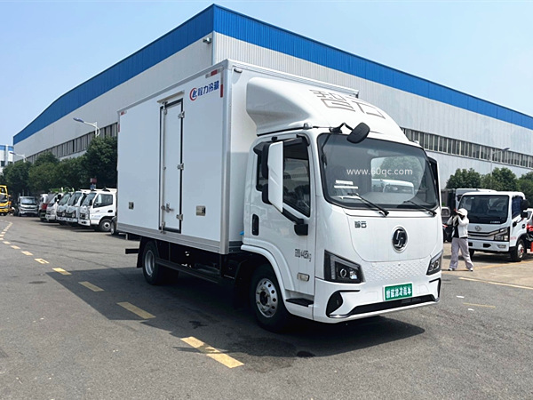 福田奥铃智蓝纯电冷藏车