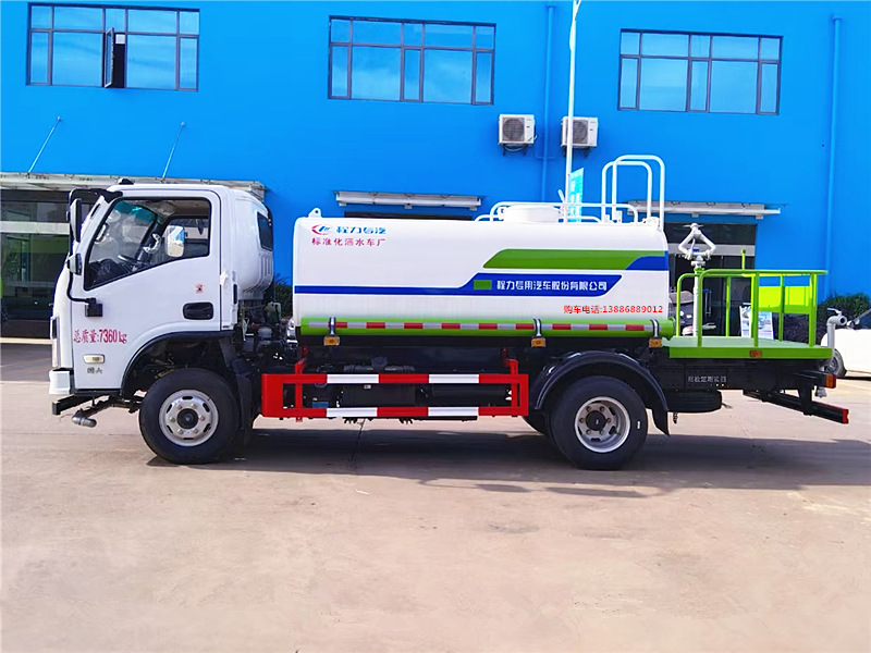 东风华神V3洒水车