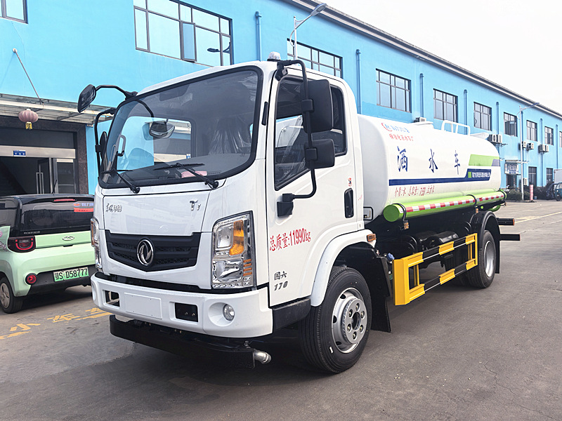 东风华神9吨洒水车