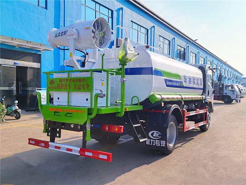 东风华神T1雾炮洒水车