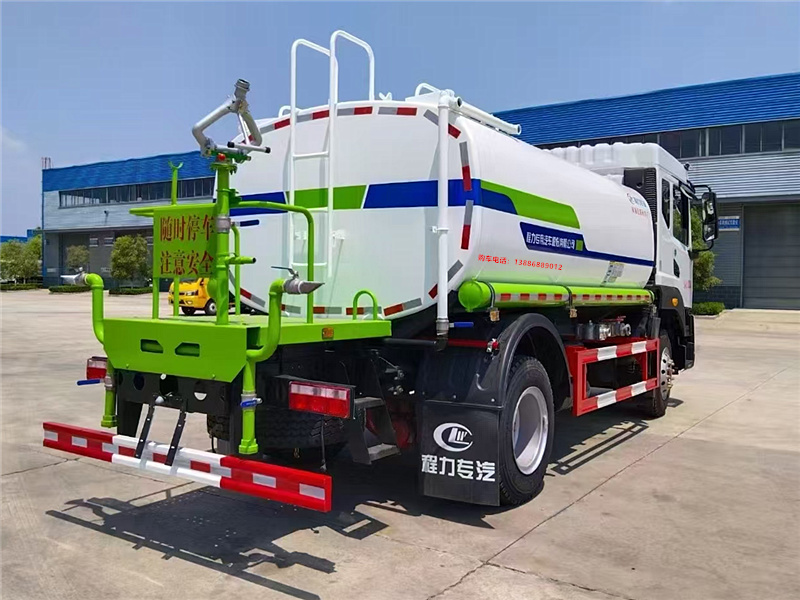 国六12吨东风多利卡D9洒水车