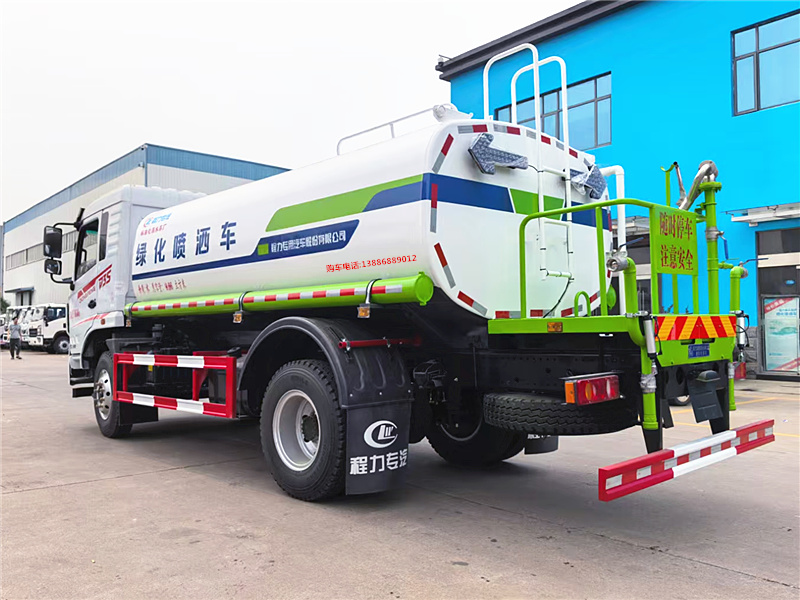 东风专用底盘D3洒水车