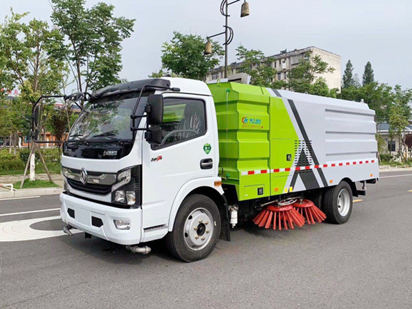东风凯普特8方国六扫路车