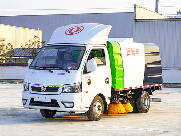 东风途逸国六扫路车