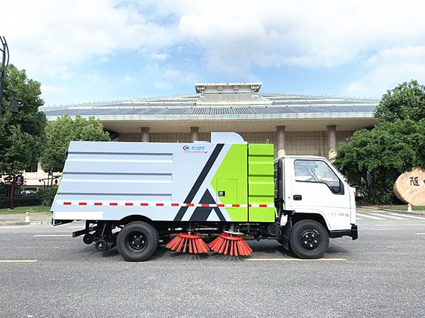 江铃顺达国六扫路车