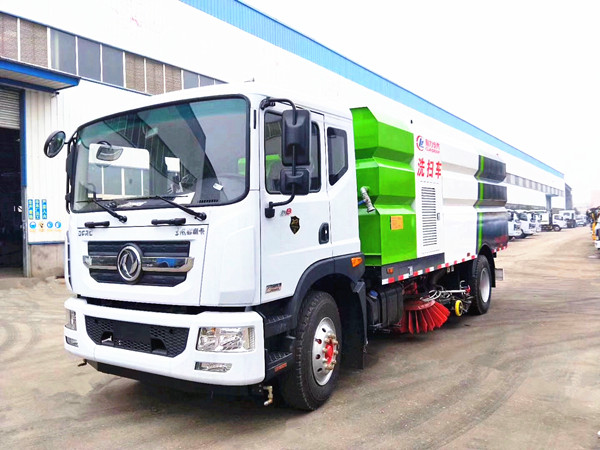 东风多利卡D9洗扫车