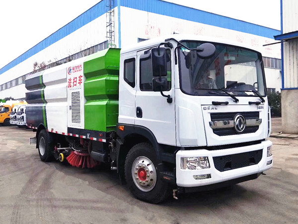 东风多利卡D9洗扫车