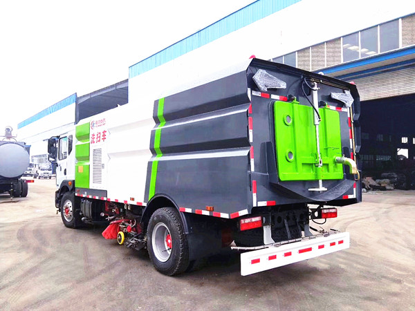 东风多利卡D9洗扫车