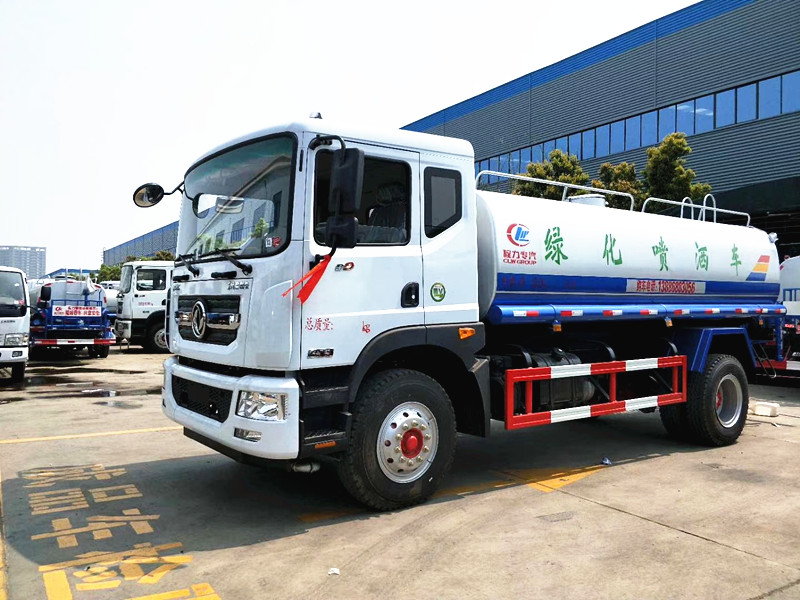 15吨东风D9洒水车