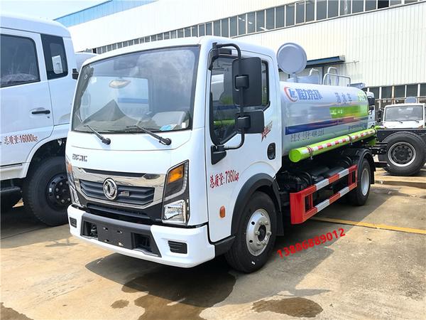 东风多利卡5吨洒水车