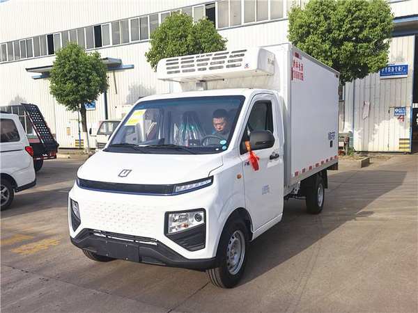 吉利 F1E纯电冷藏车